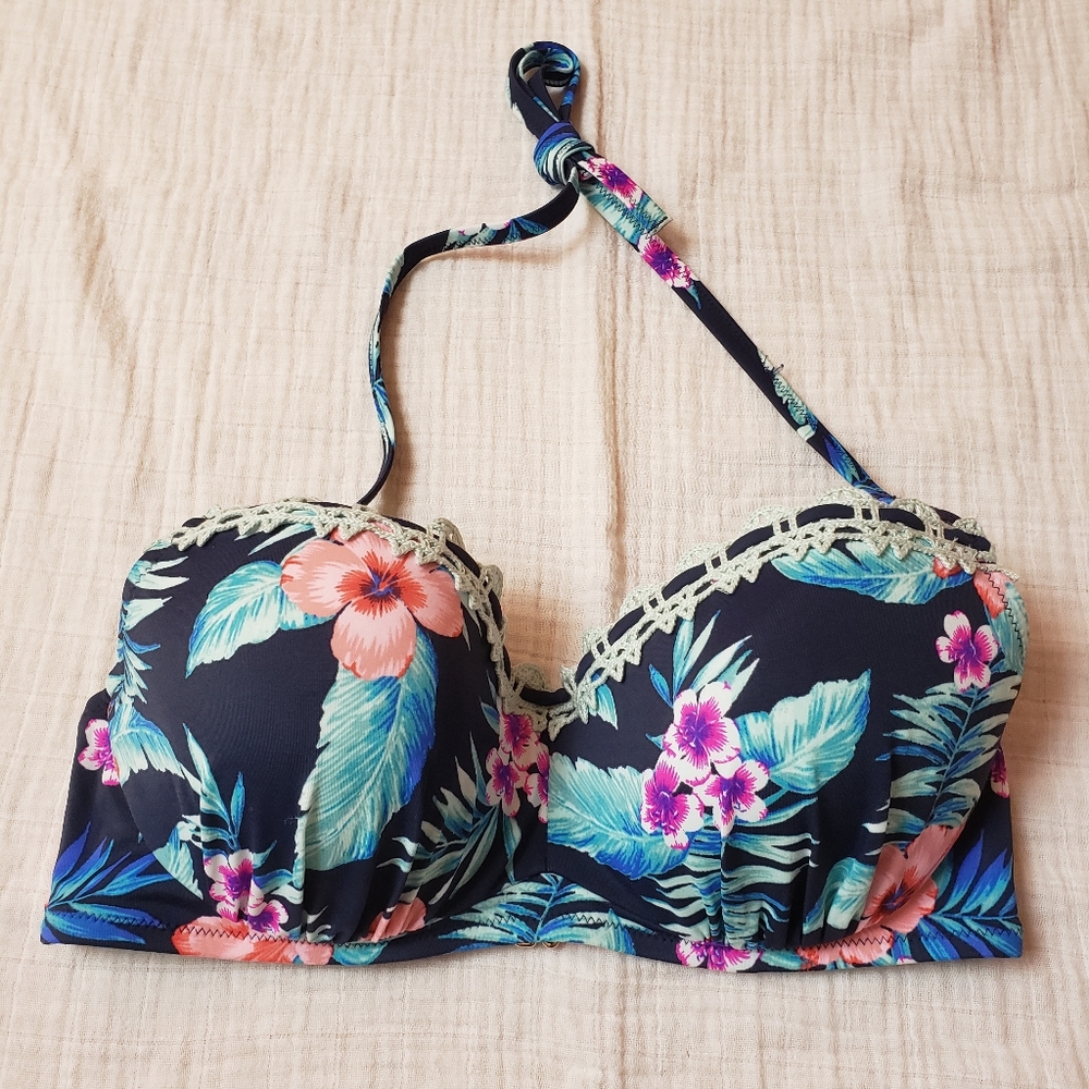 Shade and Shore floral padded molded cup halter bikini top w crochet detail 34 D